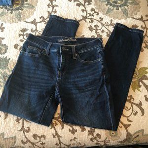 Universal Thread Mid Rise Girlfriend Crop 2/26